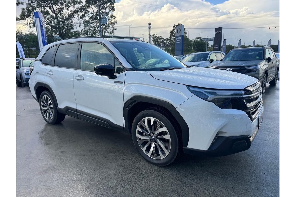 2025 Subaru Forester Hybrid Touring S6