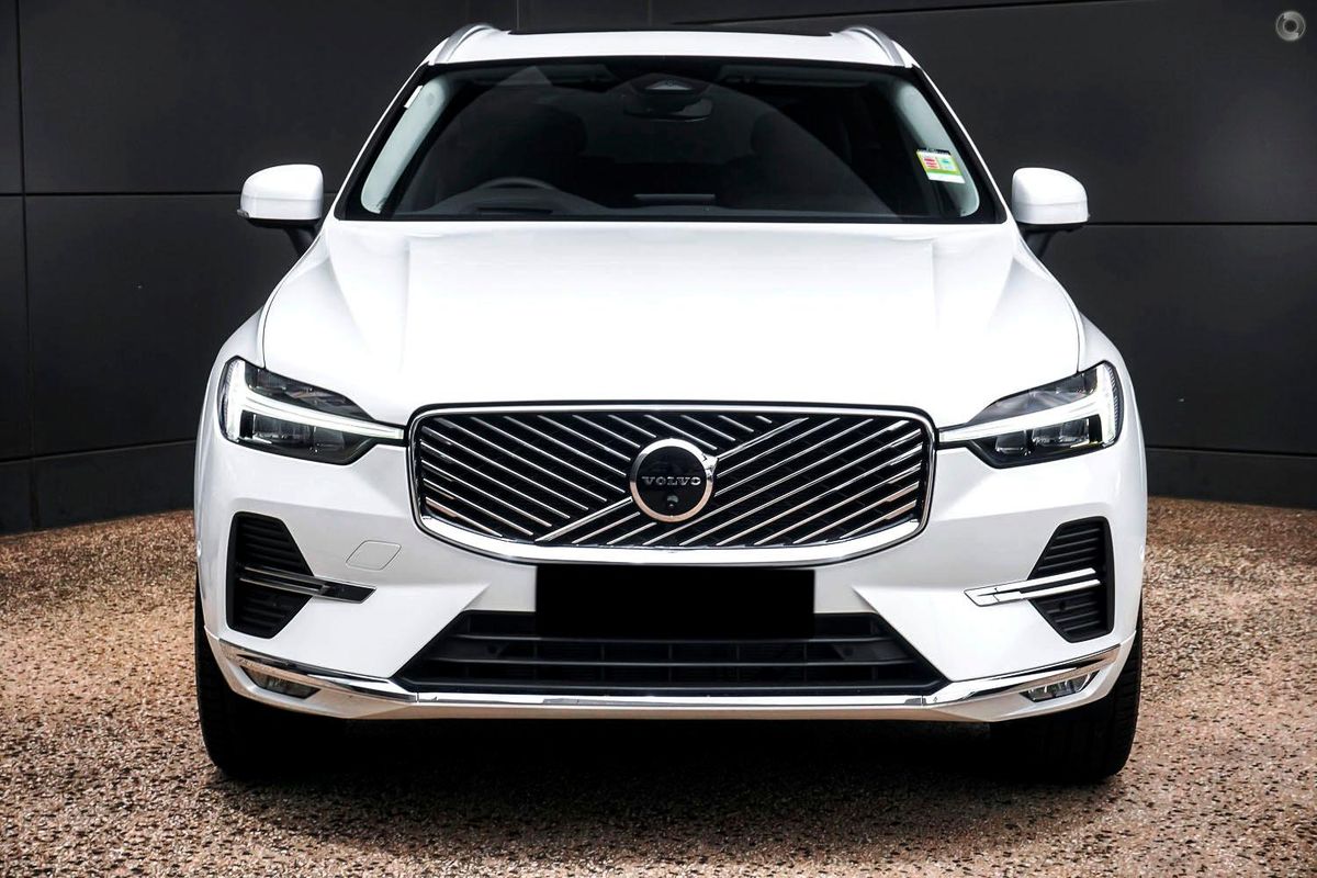 2026 Volvo XC60 Plus B5 Bright