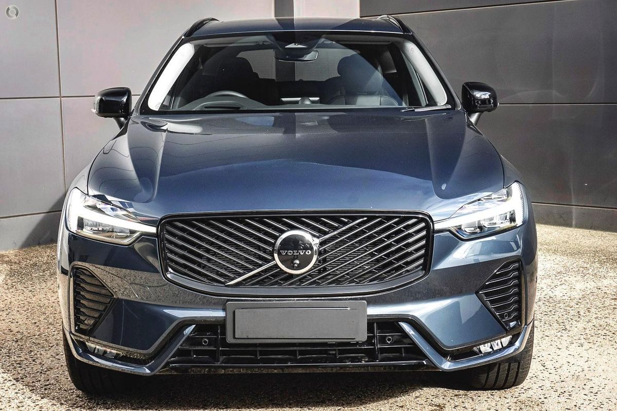 2026 Volvo XC60 Ultra B5 Dark