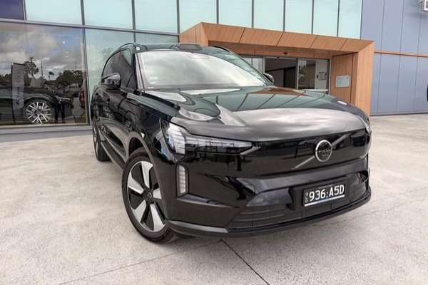 2025 Volvo EX90 Plus Twin Motor