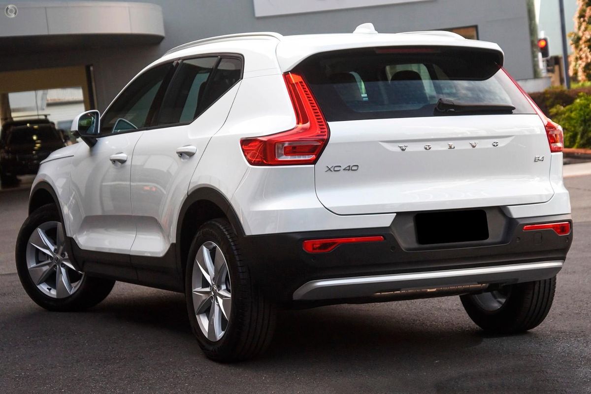 2026 Volvo XC40 Plus B4