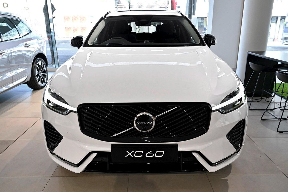 2026 Volvo XC60 Ultra T8 Plug-In Hybrid Dark