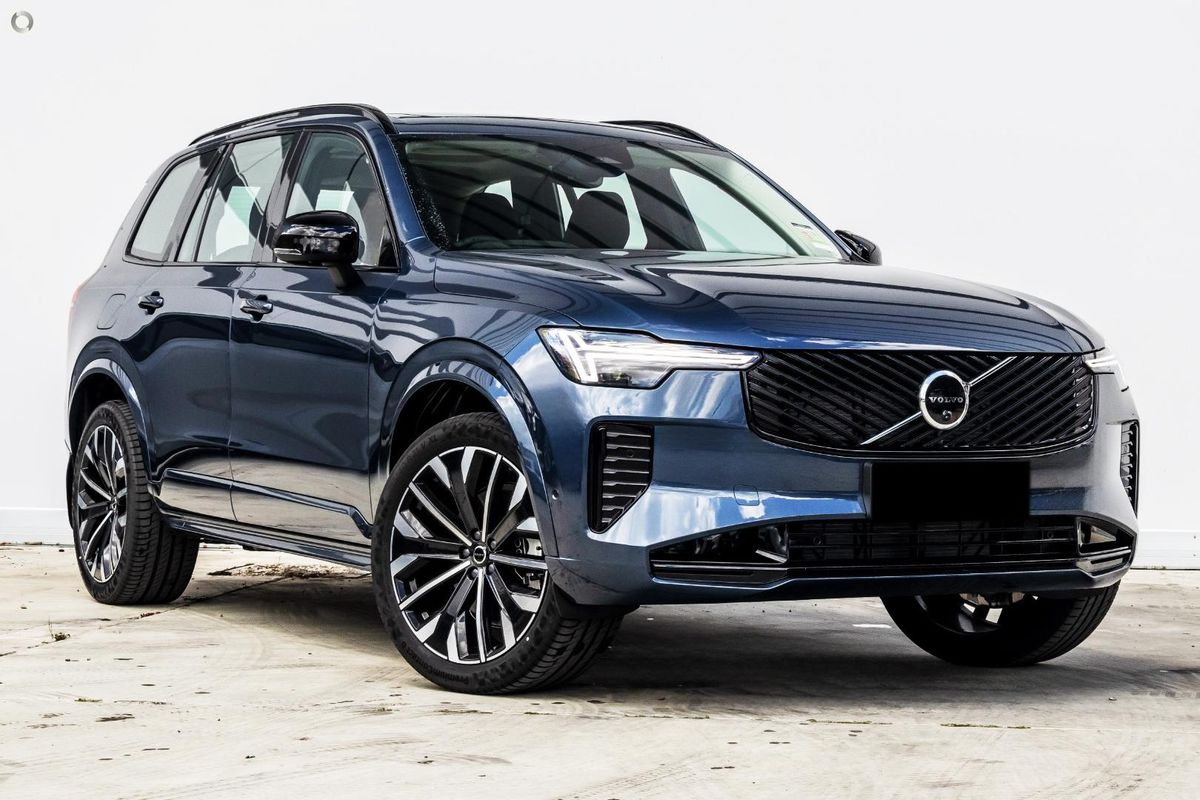 2026 Volvo XC90 Ultra B5 Dark