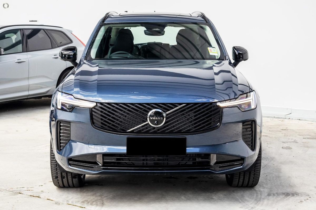 2026 Volvo XC90 Ultra B5 Dark