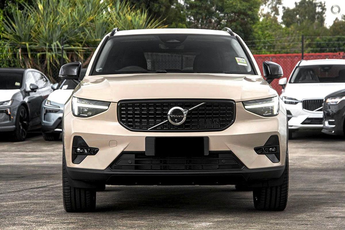 2026 Volvo XC40 Ultra B4 Dark