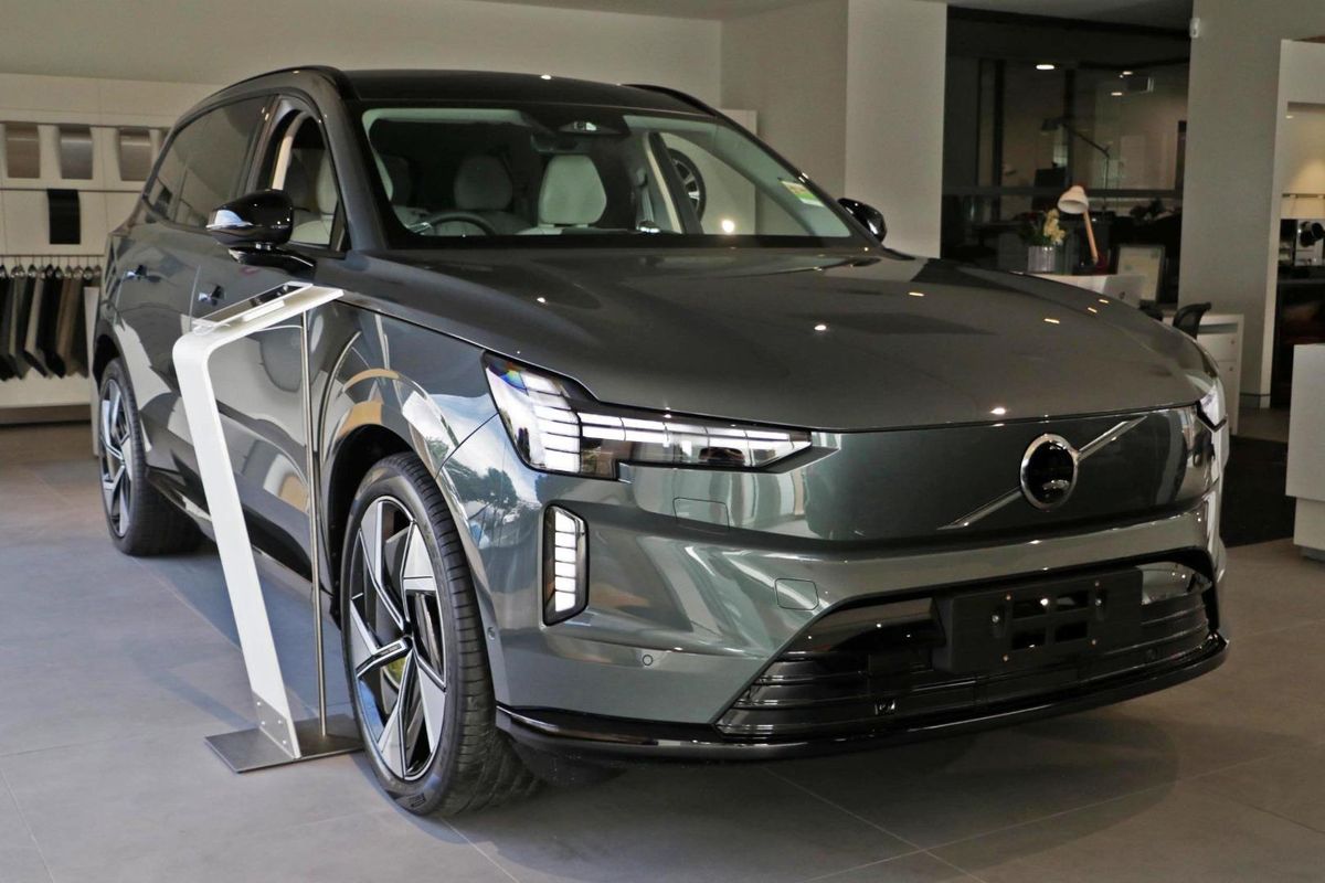 2026 Volvo EX90 Ultra Twin Motor Performance