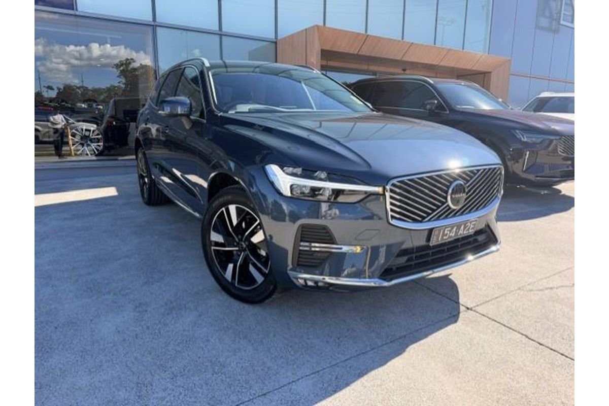 2026 Volvo XC60 Plus B5 Bright