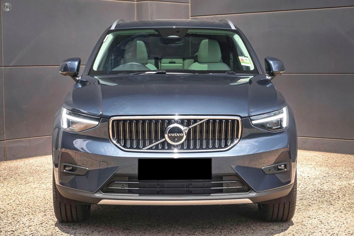 2026 Volvo XC40 Ultra B4 Bright