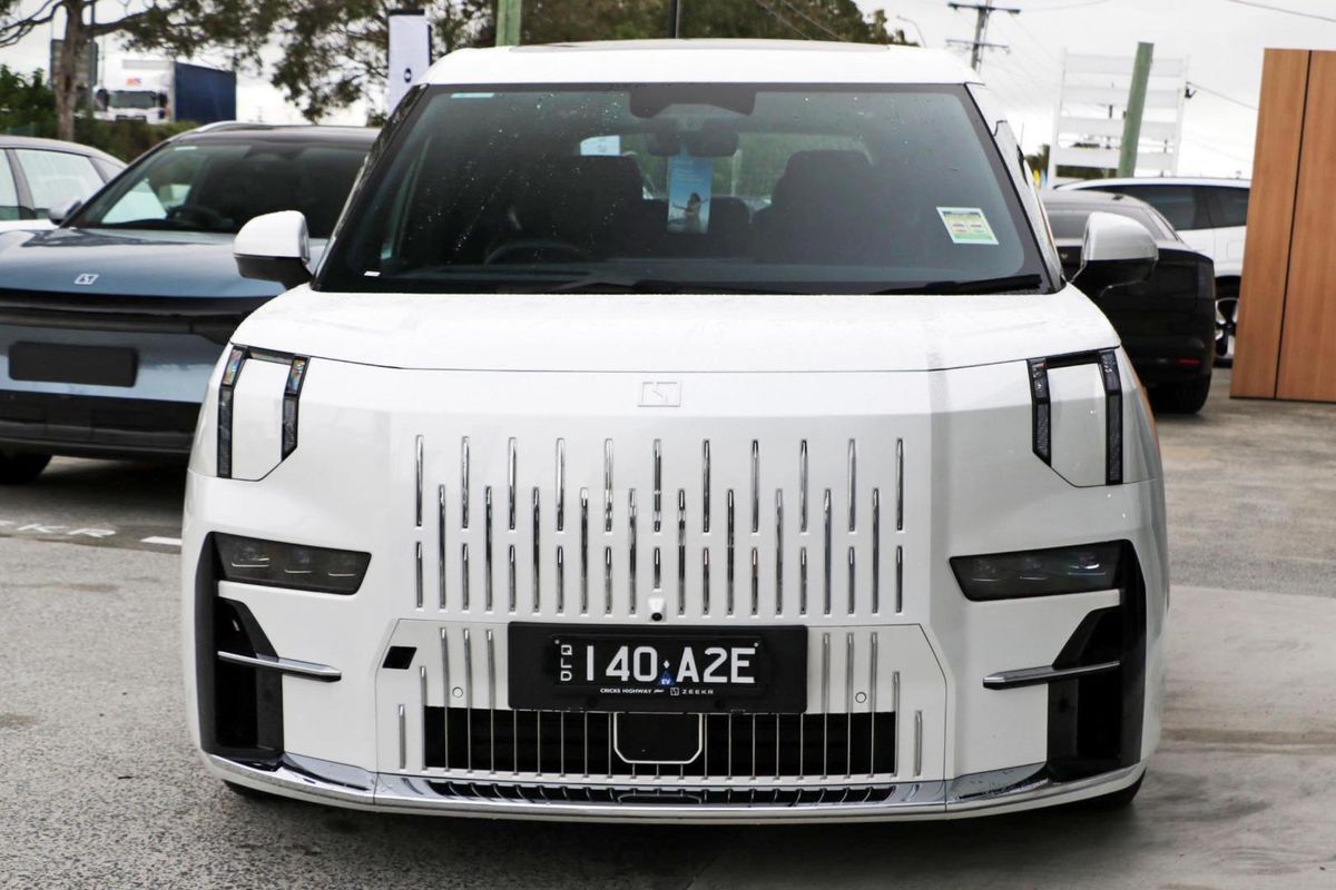 2025 Zeekr 009 EF2