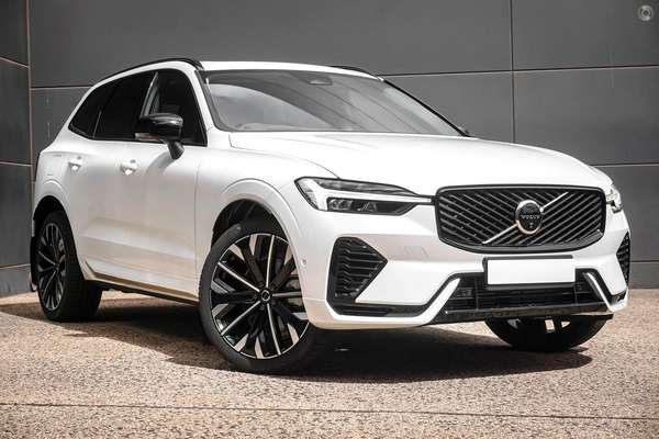 2025 Volvo XC60 Ultra T8 Plug-In Hybrid Dark