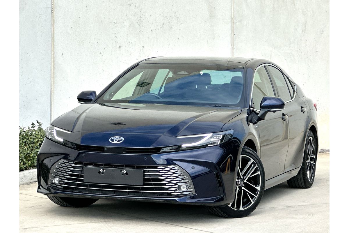 2025 Toyota Camry SL AXVH80R