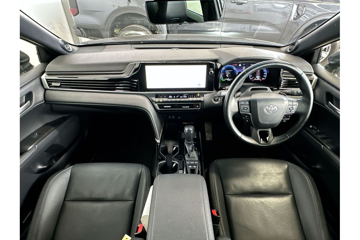 2025 Toyota Camry SL AXVH80R