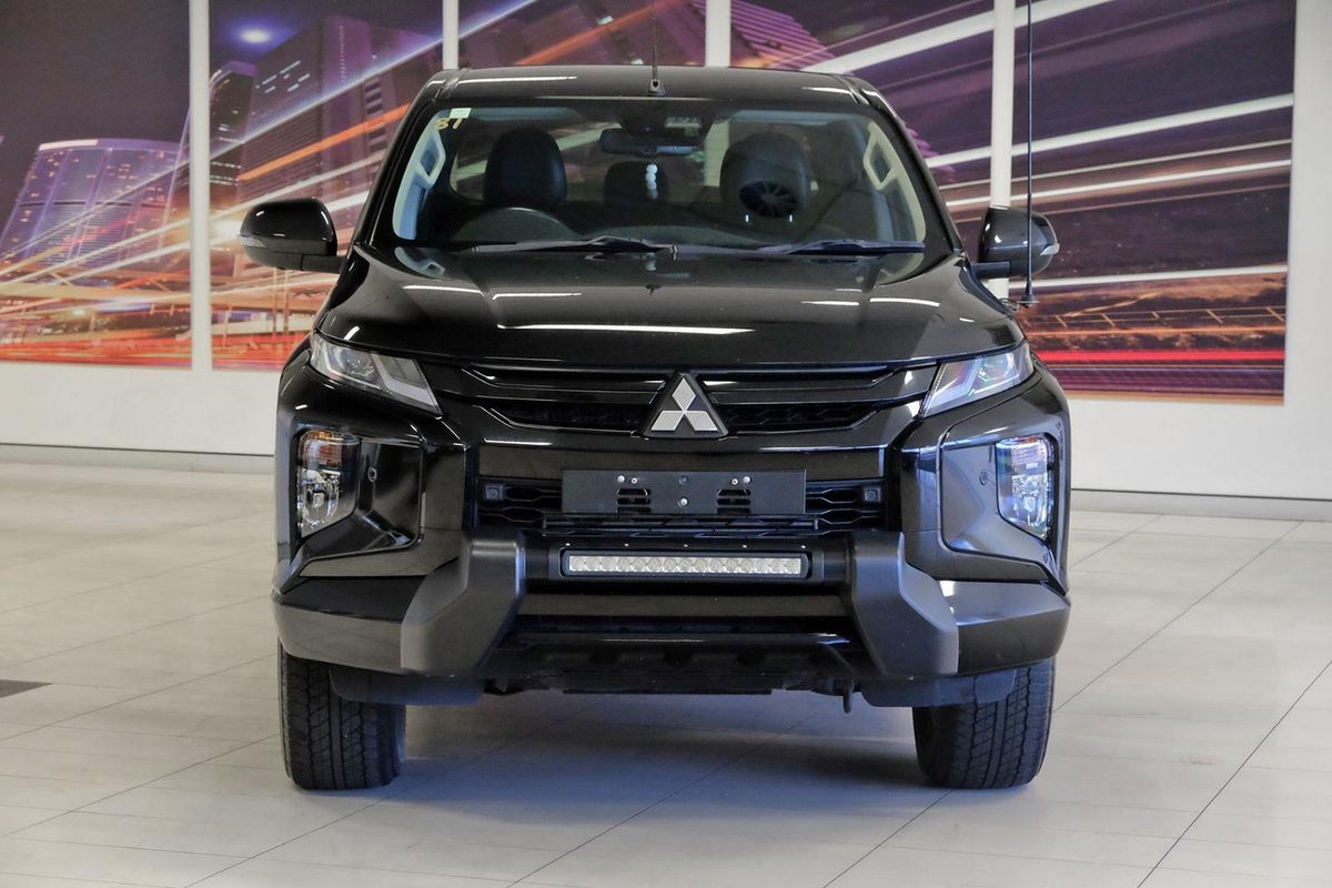 2021 Mitsubishi Triton GSR MR 4X4 image 4