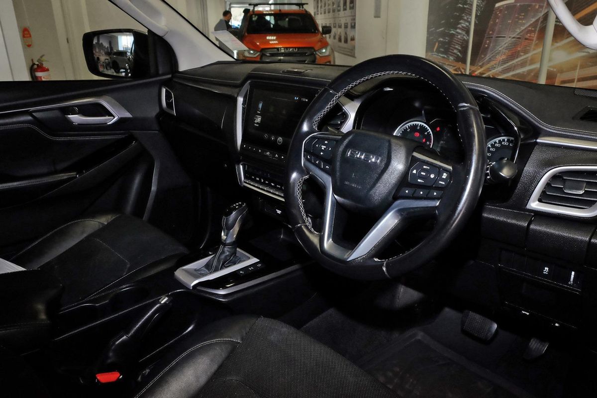 2021 Isuzu D-MAX LS-U+ 4X4 image 7