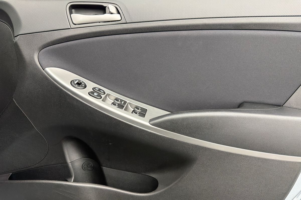 2018 Hyundai Accent Sport RB6
