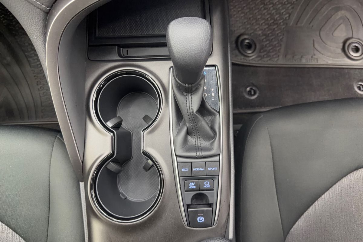 2021 Toyota Camry Ascent AXVH70R