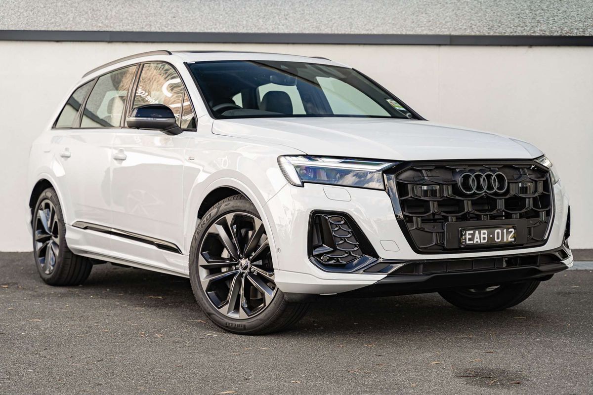2026 Audi Q7 TFSI 185kW S line edition 4M