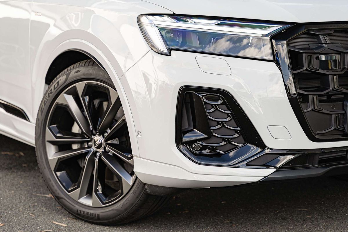2026 Audi Q7 TFSI 185kW S line edition 4M