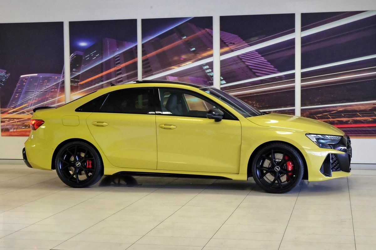 2025 Audi RS3 GY image 3