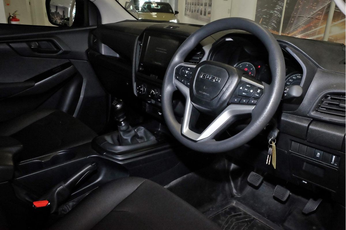 2024 Isuzu D-MAX SX High Ride Rear Wheel Drive image 7