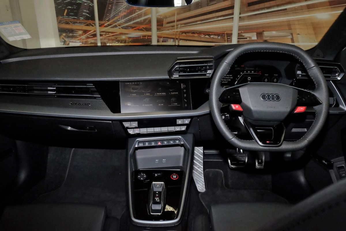 2025 Audi RS3 GY image 7