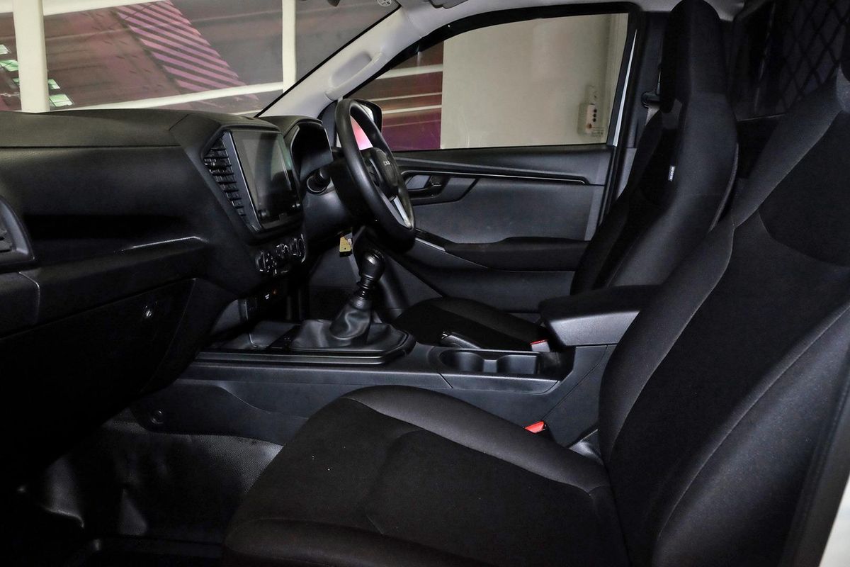 2024 Isuzu D-MAX SX High Ride Rear Wheel Drive image 9