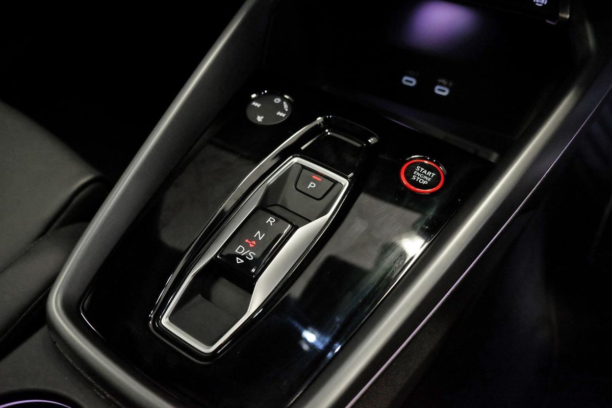 2025 Audi RS3 GY image 10