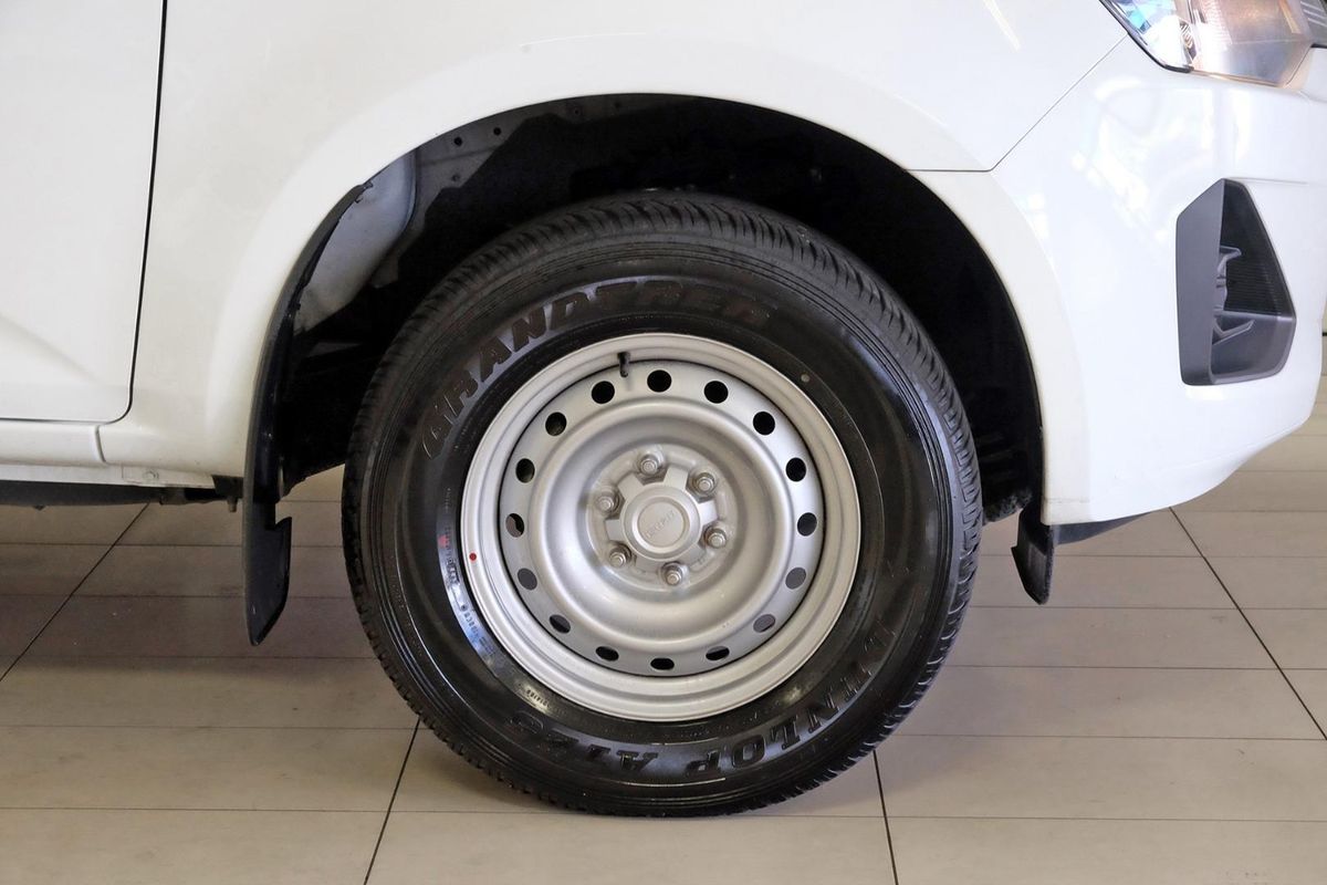 2024 Isuzu D-MAX SX High Ride Rear Wheel Drive image 17