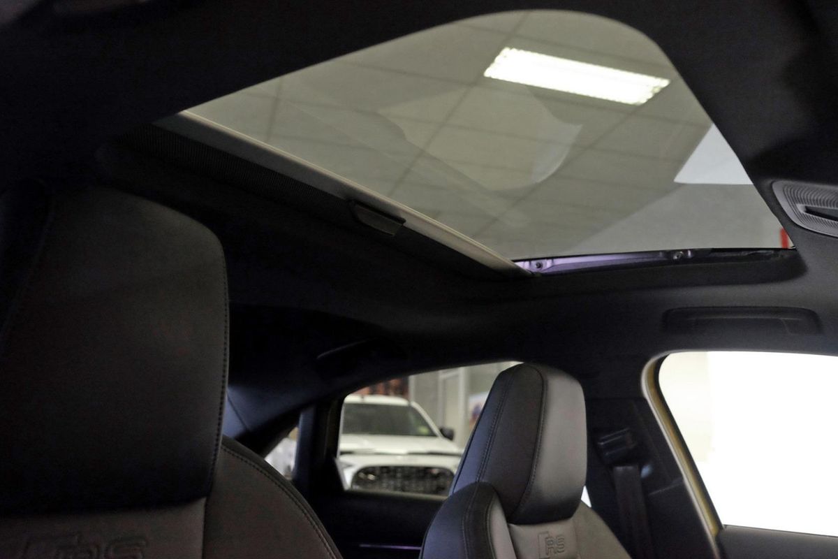 2025 Audi RS3 GY image 17