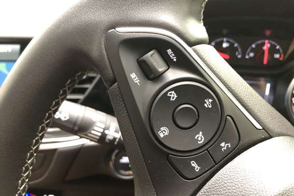 2018 Holden Calais ZB thumb-16