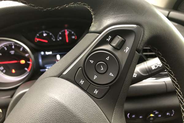 2018 Holden Calais ZB thumb-17
