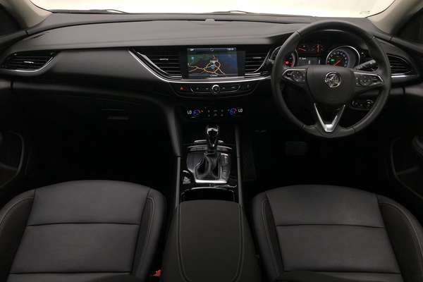 2018 Holden Calais ZB thumb-19