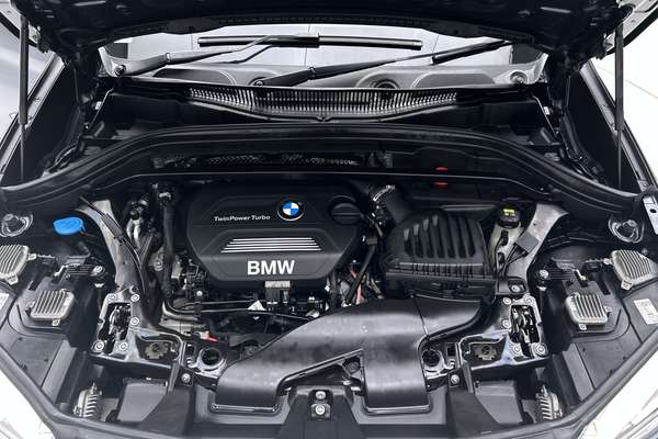2016 BMW X1 xDrive20d F48 thumb-10