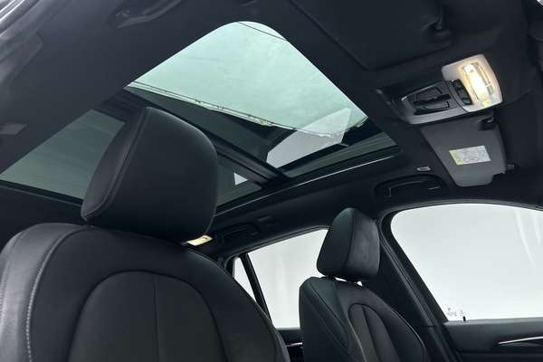 2016 BMW X1 xDrive20d F48 thumb-14
