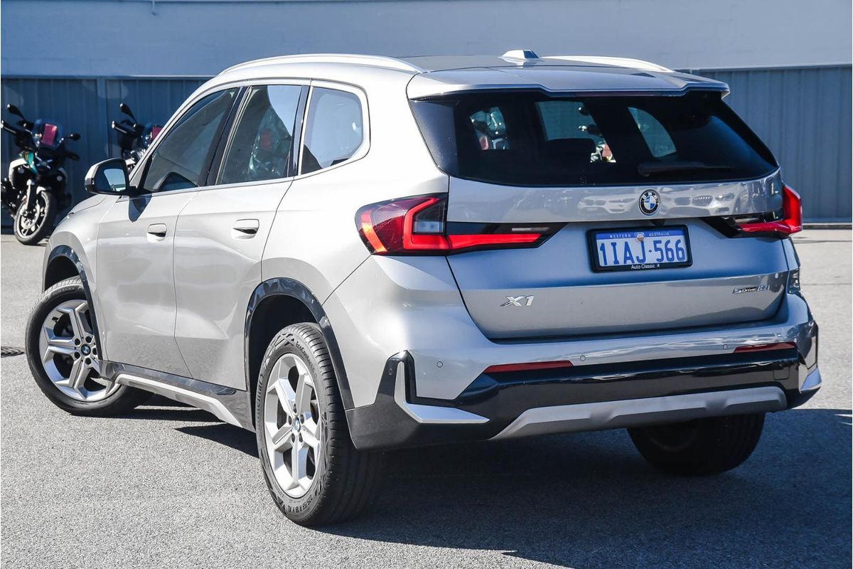2023 BMW X1 sDrive18i U11