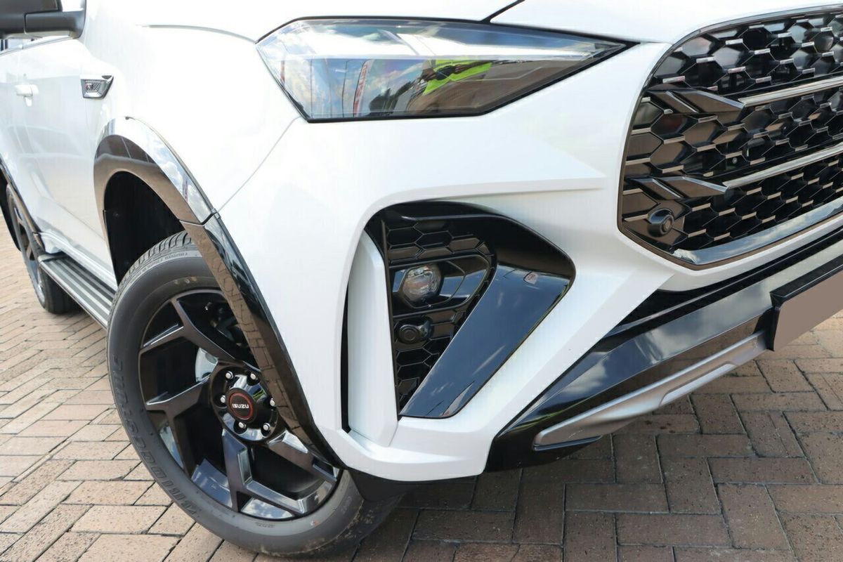 2026 Isuzu MU-X X-TERRAIN
