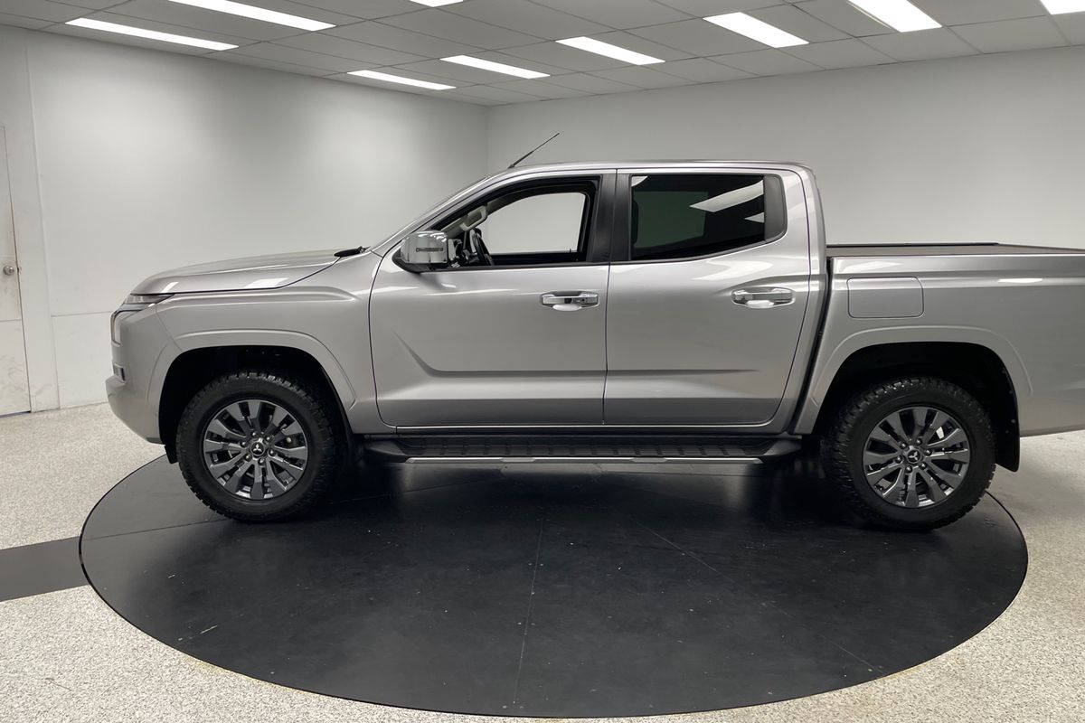 2024 Mitsubishi MV GLS