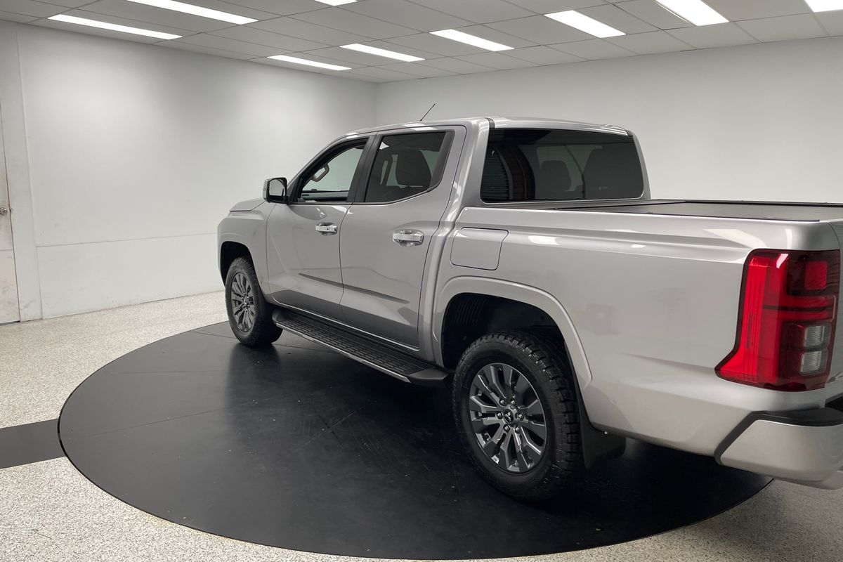 2024 Mitsubishi MV GLS