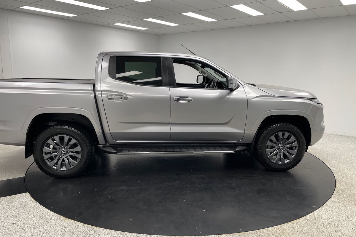 2024 Mitsubishi MV GLS