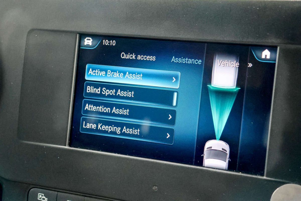2022 Mercedes-Benz Sprinter 415CDI VS30 MWB Low Roof image 21