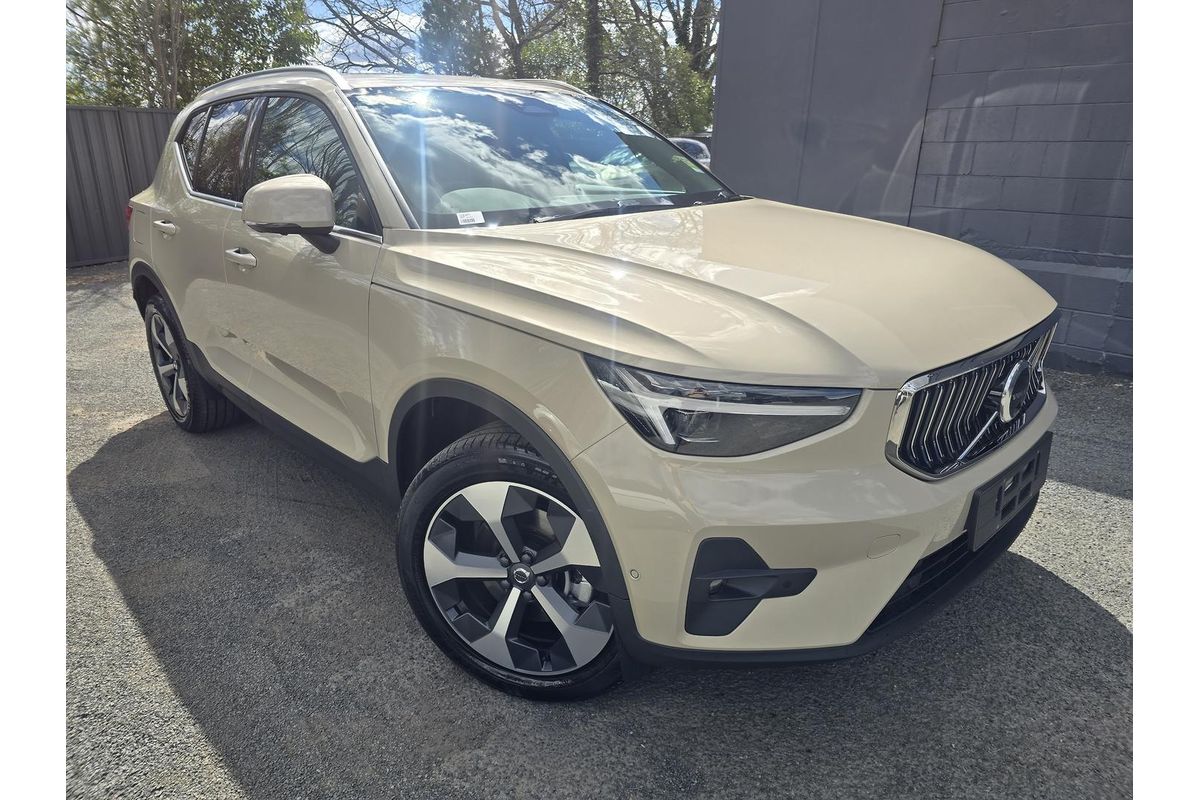2026 Volvo XC40 Ultra B4 Bright