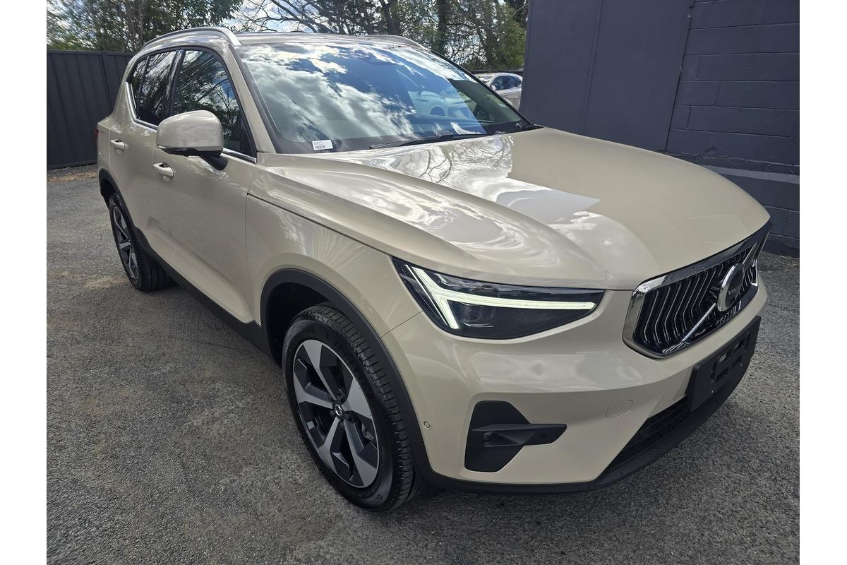 2026 Volvo XC40 Ultra B4 Bright