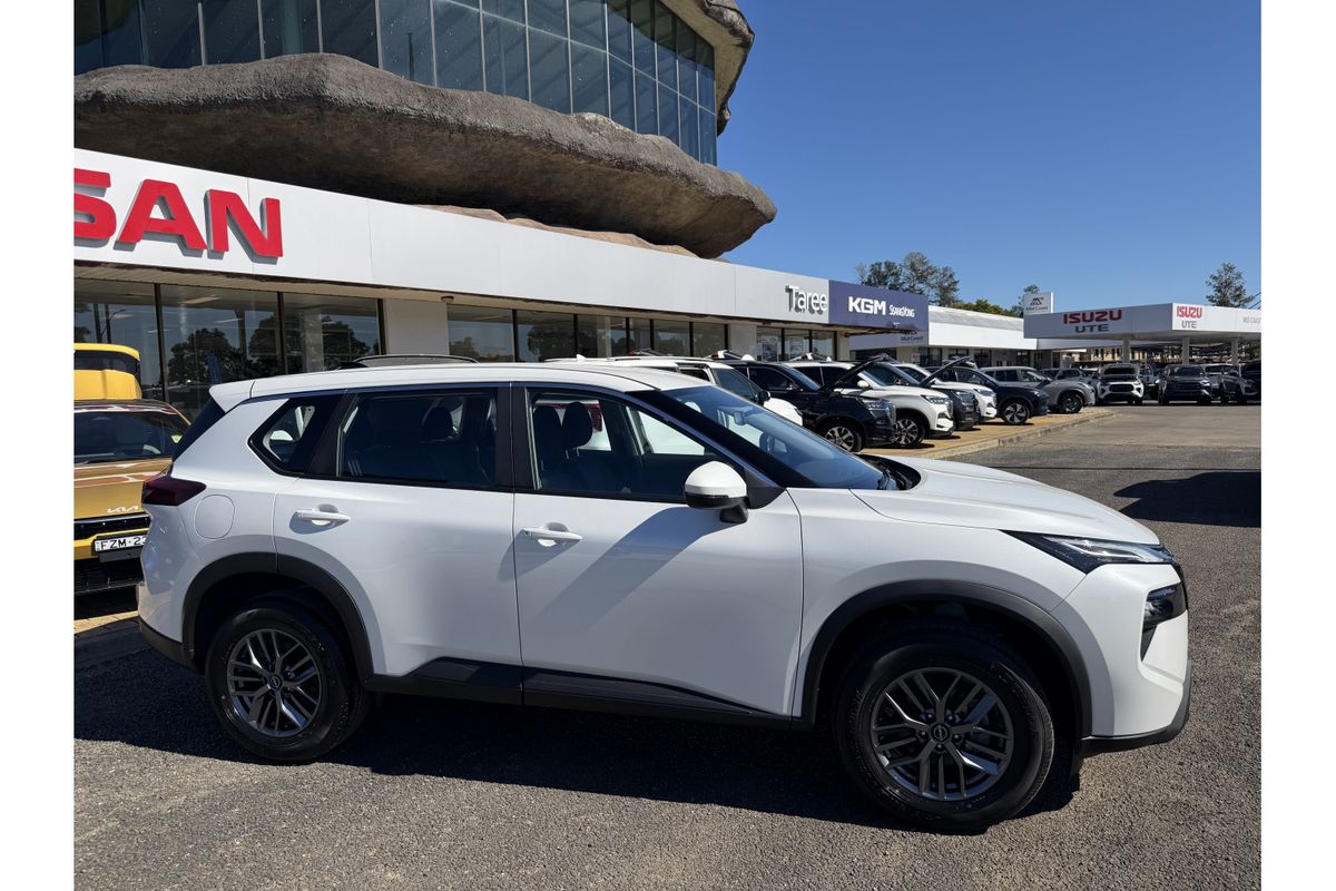 2026 Nissan X-TRAIL ST T33
