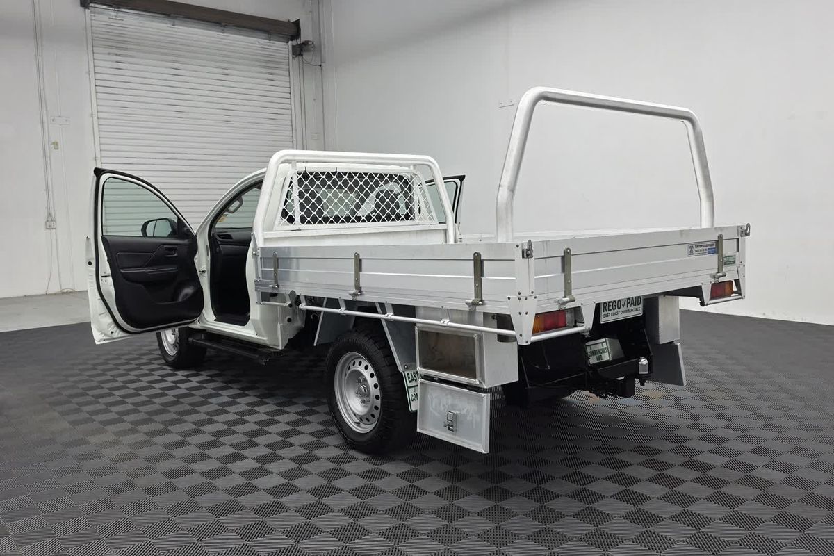 2023 Mitsubishi Triton GLX MR 4X4