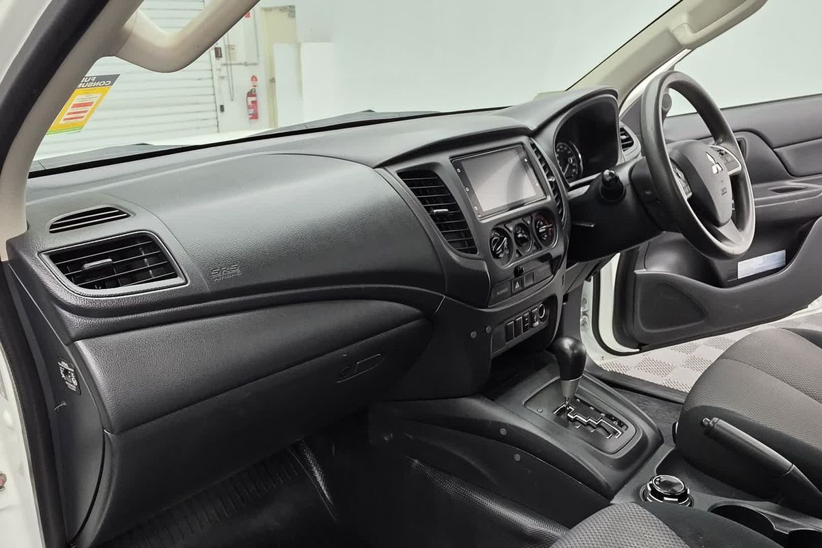2023 Mitsubishi Triton GLX MR 4X4