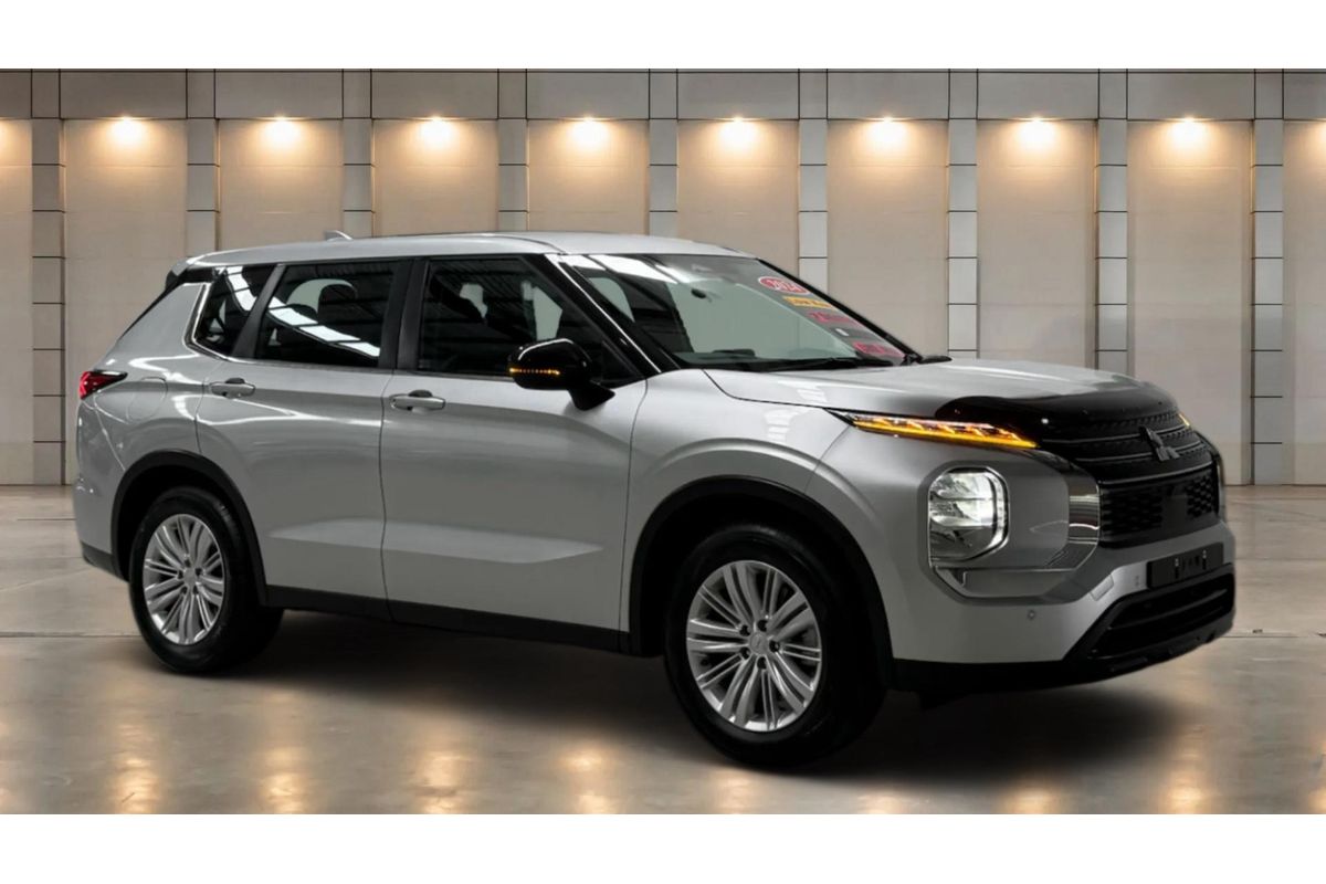 2024 Mitsubishi Outlander ES ZM