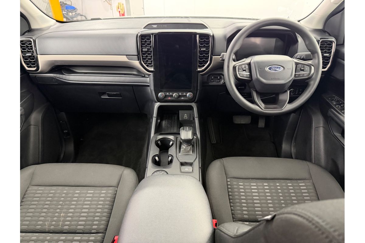 2025 Ford Everest Ambiente 2.0L