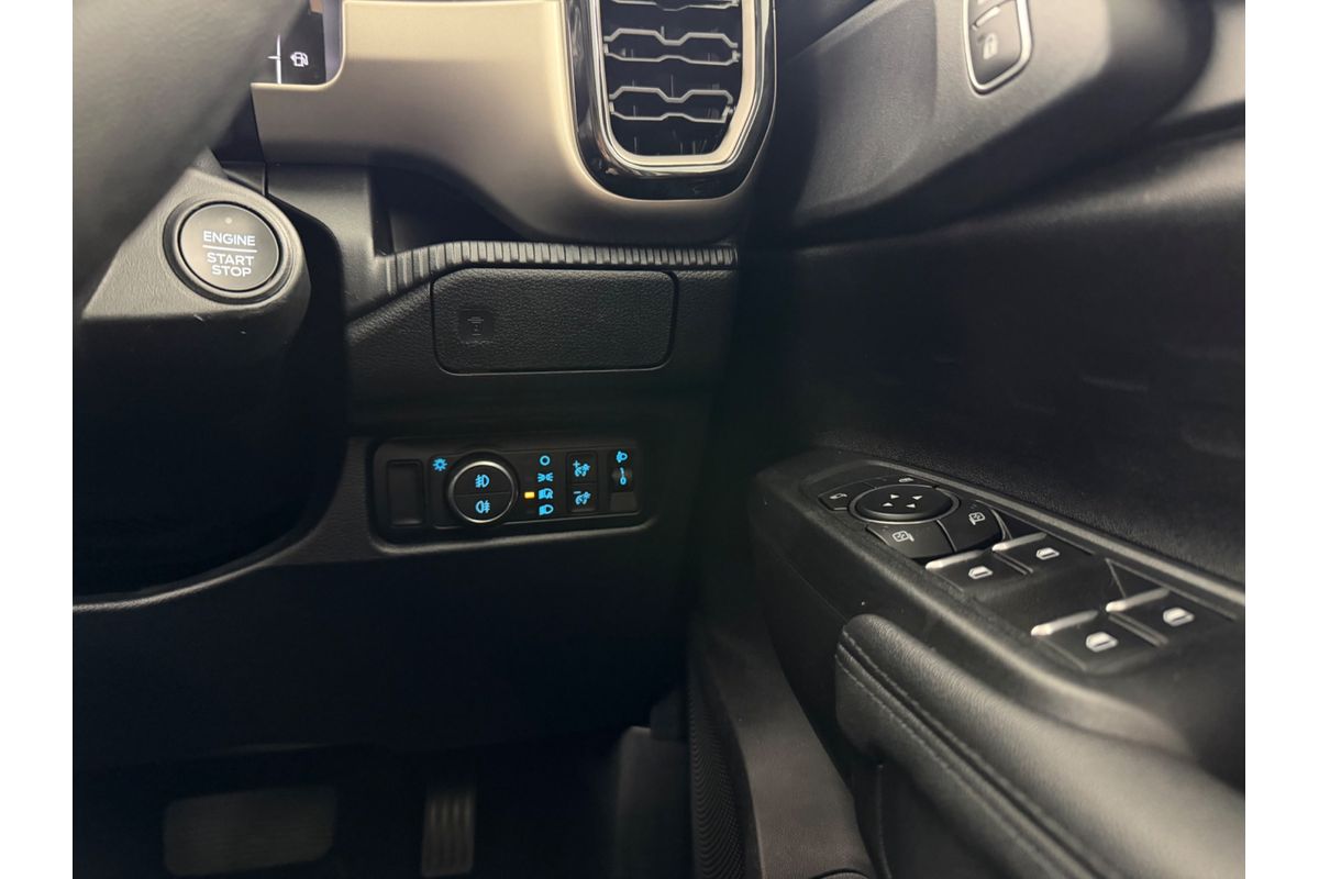 2025 Ford Everest Ambiente 2.0L