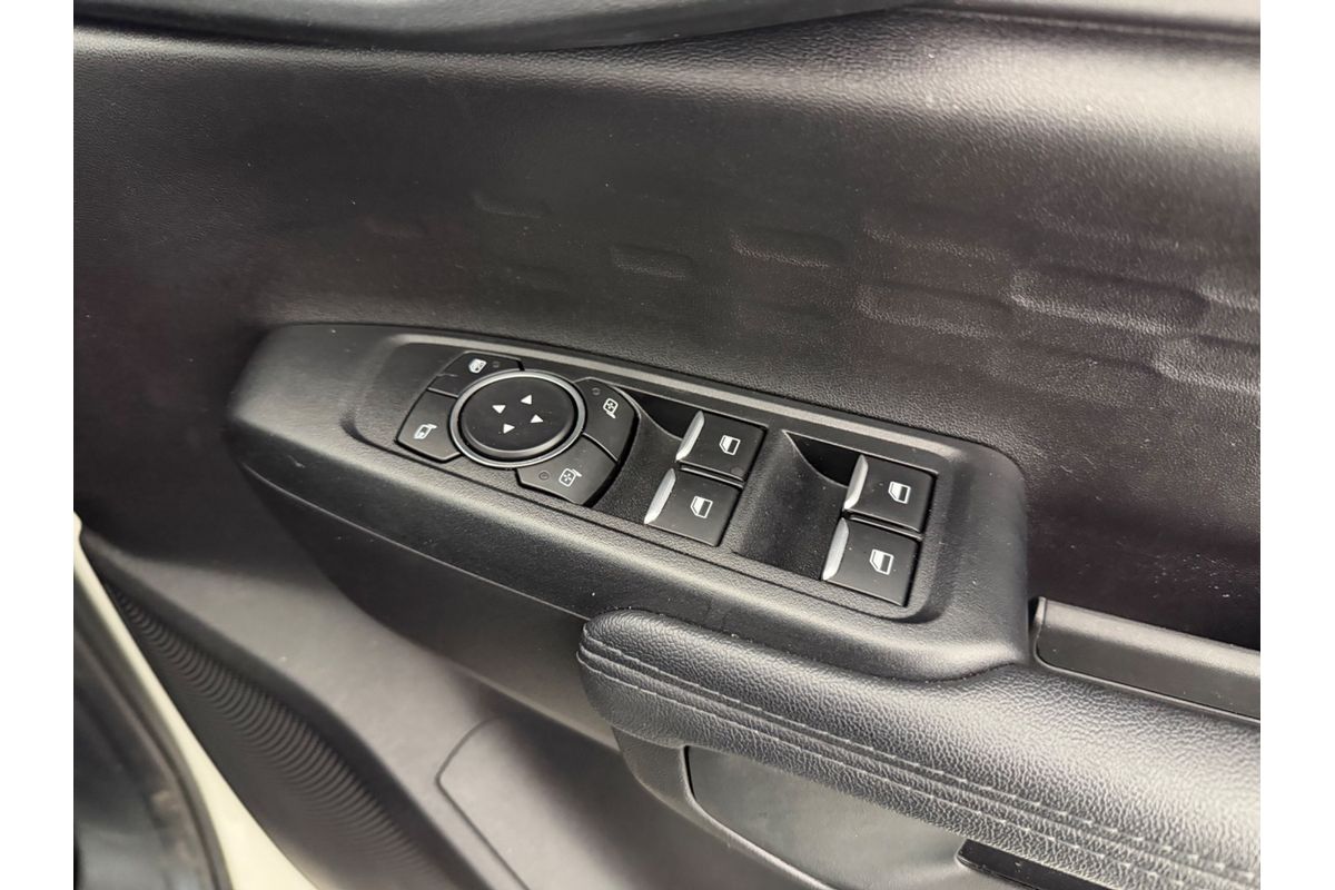 2025 Ford Everest Ambiente 2.0L