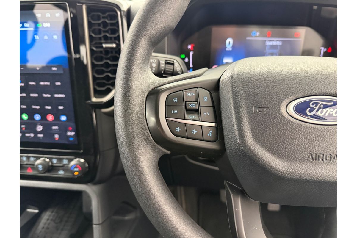 2025 Ford Everest Ambiente 2.0L